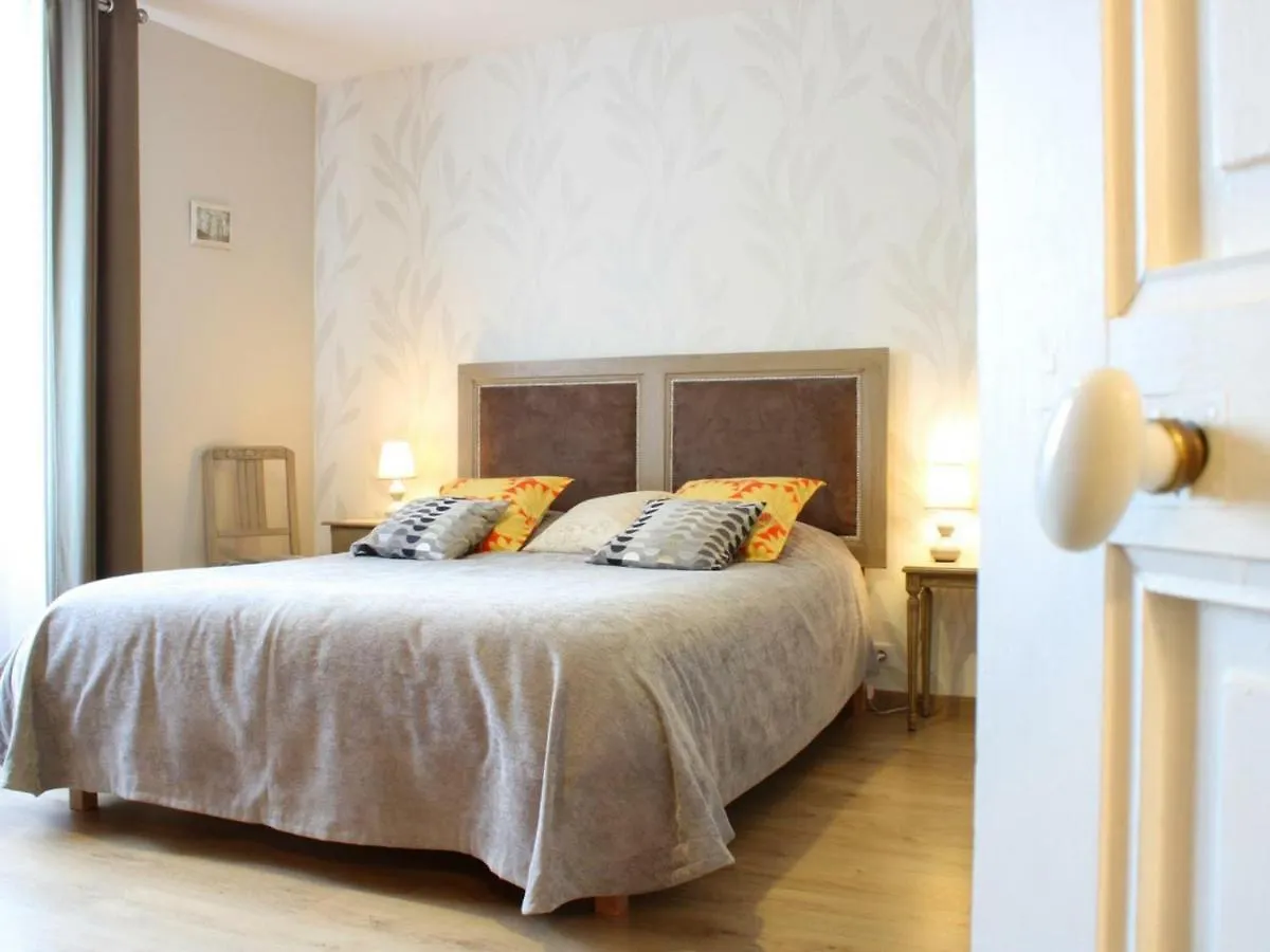 Grand Gite Familial A La Campagne Avec Jardin Et Veranda, Pres De Vichy Et Moulins - Fr-1-489-256 Cindre Holiday home