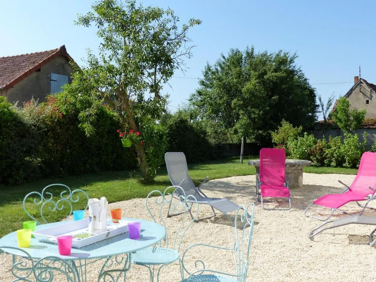 Grand Gite Familial A La Campagne Avec Jardin Et Veranda, Pres De Vichy Et Moulins - Fr-1-489-256 Cindre