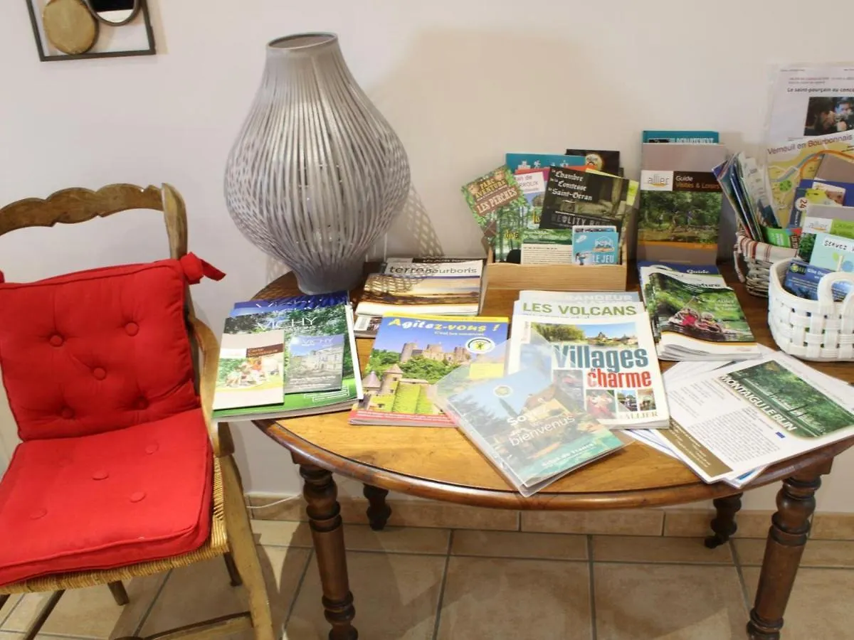 Holiday home Grand Gite Familial A La Campagne Avec Jardin Et Veranda, Pres De Vichy Et Moulins - Fr-1-489-256 Cindre